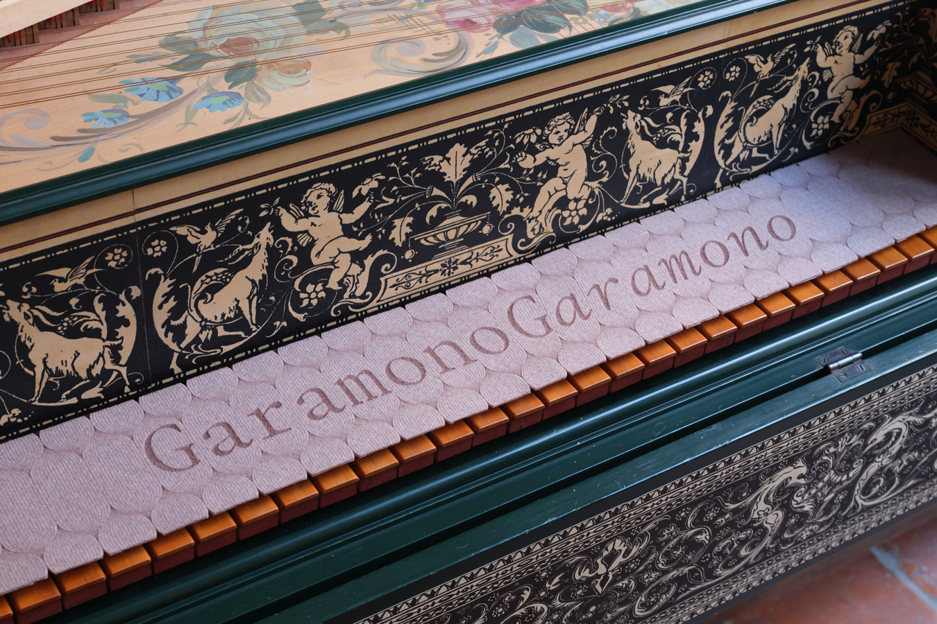 WiseType®, object: Garamono Harpsichord Dust Cover (Fig. 1)