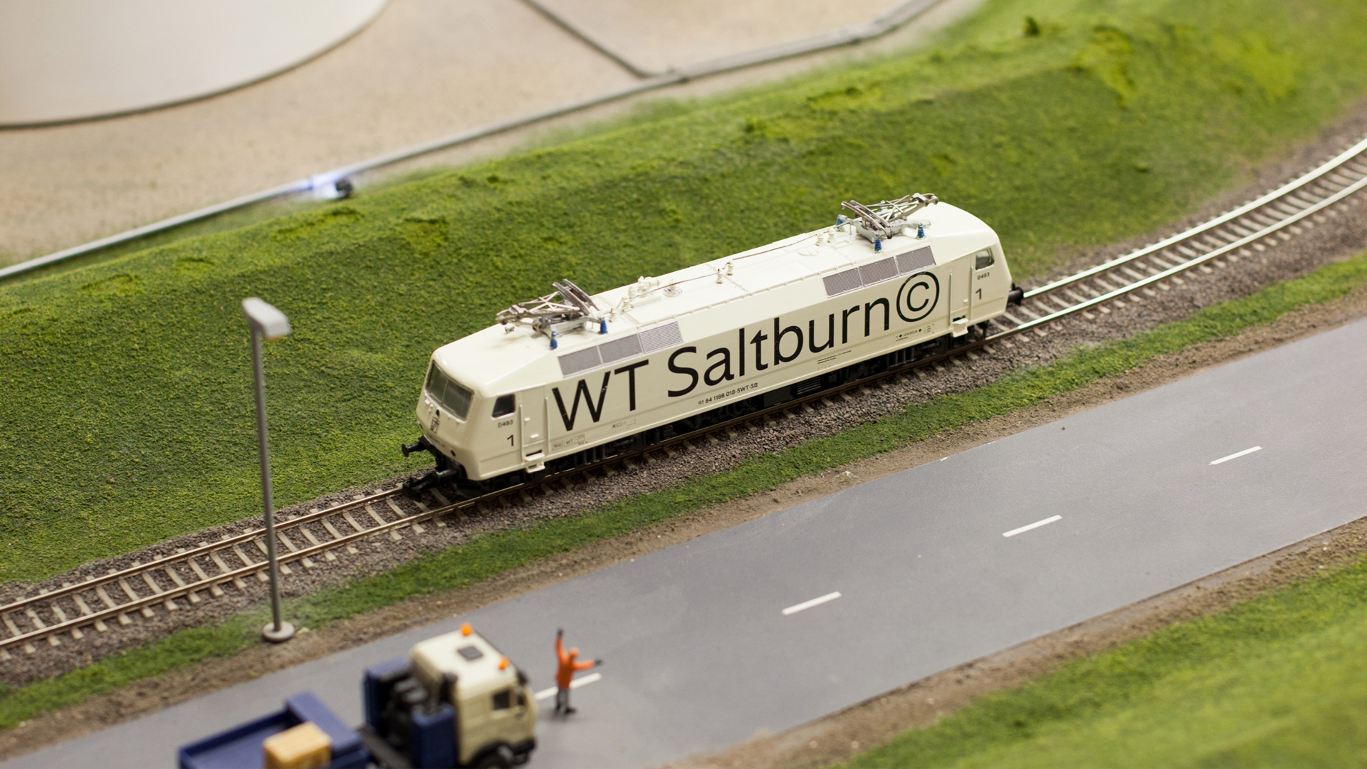 WiseType®, typeface: Saltburn (Hero, desktop)